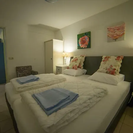Holiday home Landgoed Karsveld *